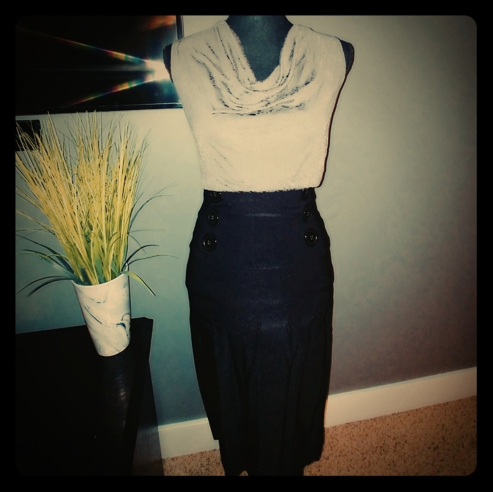 BLACK PENCIL SKIRT - LARGE
